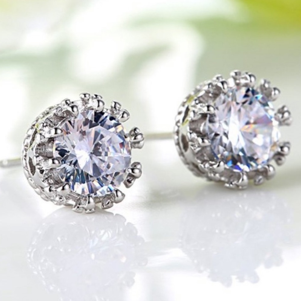 NEW 925 STERLING SILVER DIAMOND STUD EARRINGS - Picture 2 of 5
